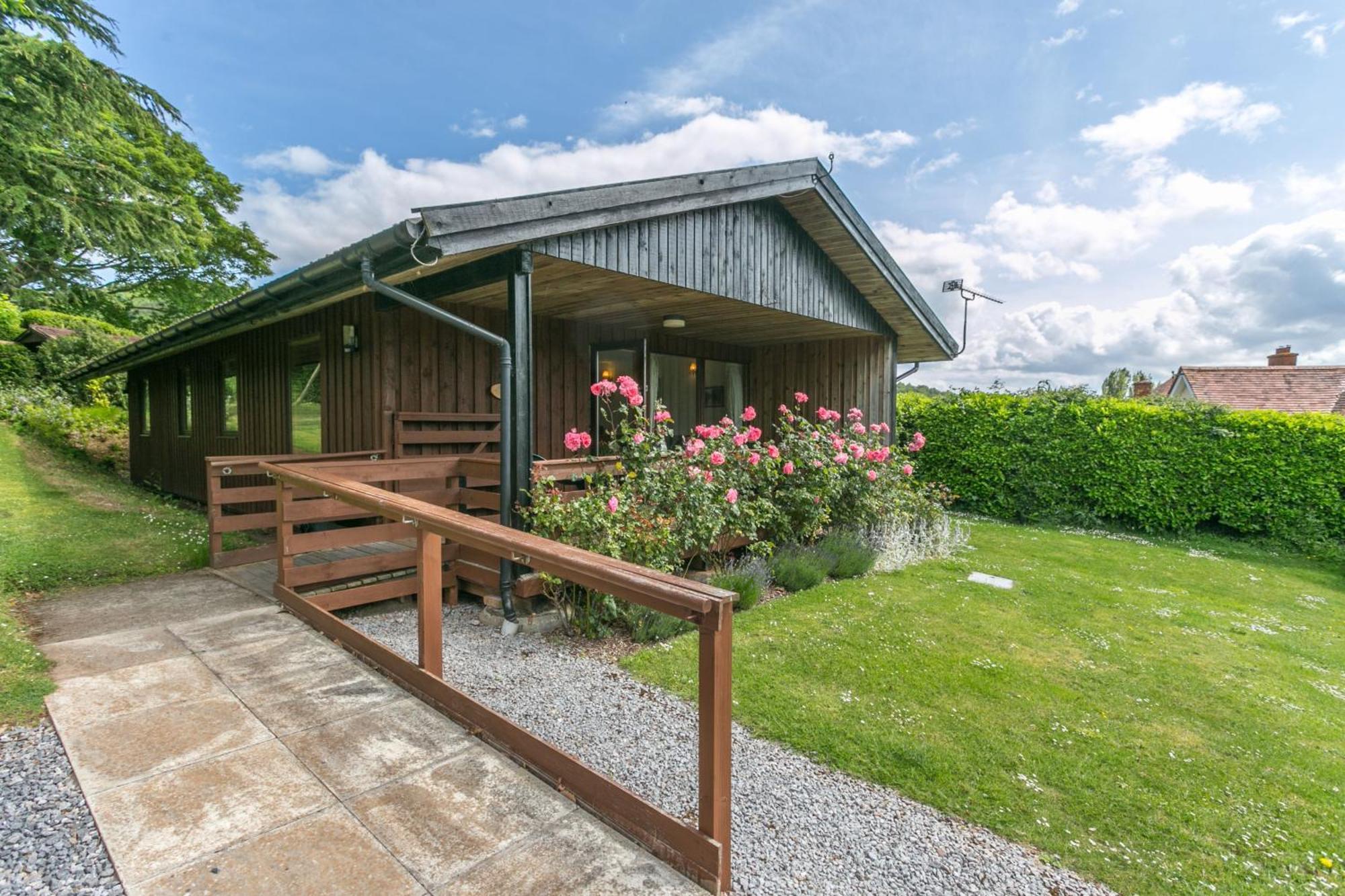 Laburnum Lodge Sleeps 6 Wheelchair Access Minehead Eksteriør bilde